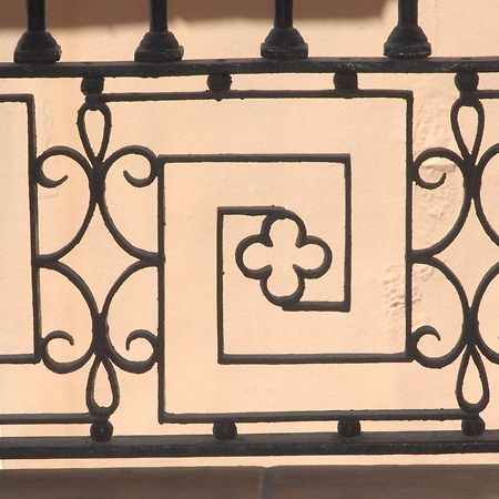 סיטגס Hostal Parellades מראה חיצוני תמונה