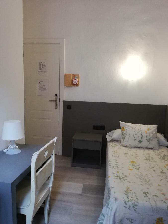 סיטגס Hostal Parellades מראה חיצוני תמונה