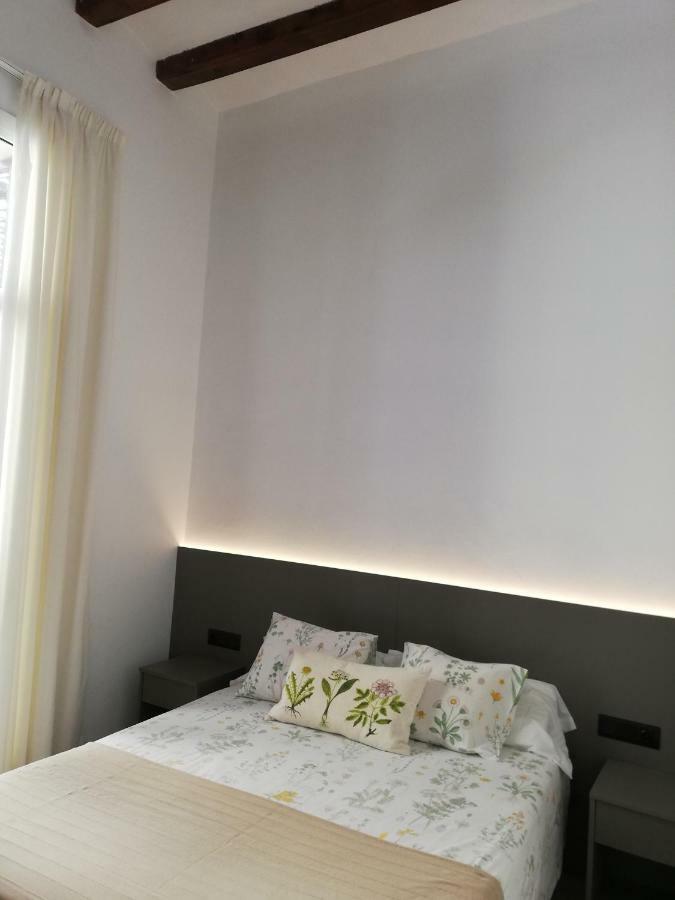 סיטגס Hostal Parellades מראה חיצוני תמונה
